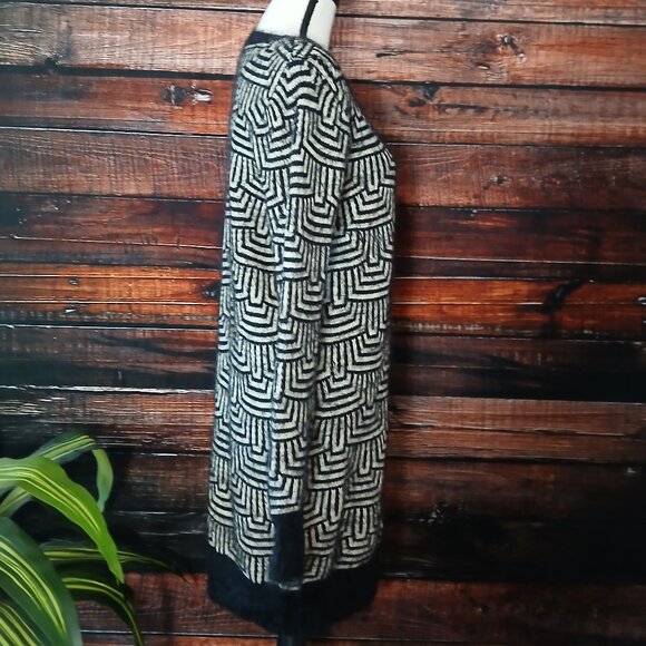 Mizumi Sweater Dress  M Fuzzy Soft Eyelash Knit Black Cream Geometric Tunic - Picture 5 of 10